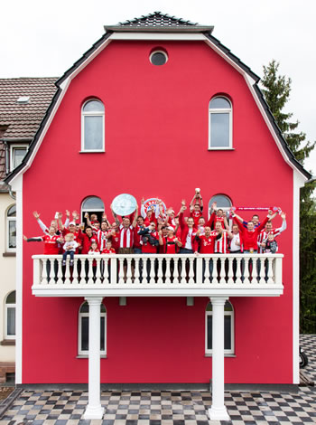 Gruppenfoto: Meisterfeier auf Meister-Balkon